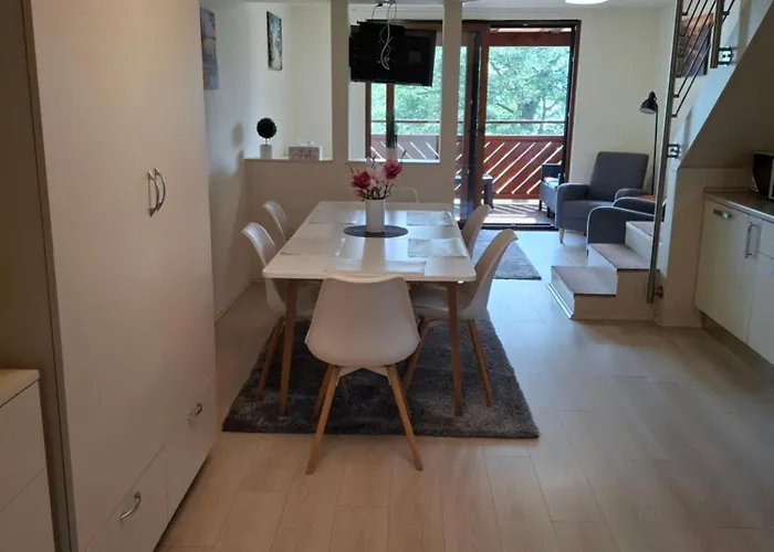 Beachfront Appartement Balatonfůzfő